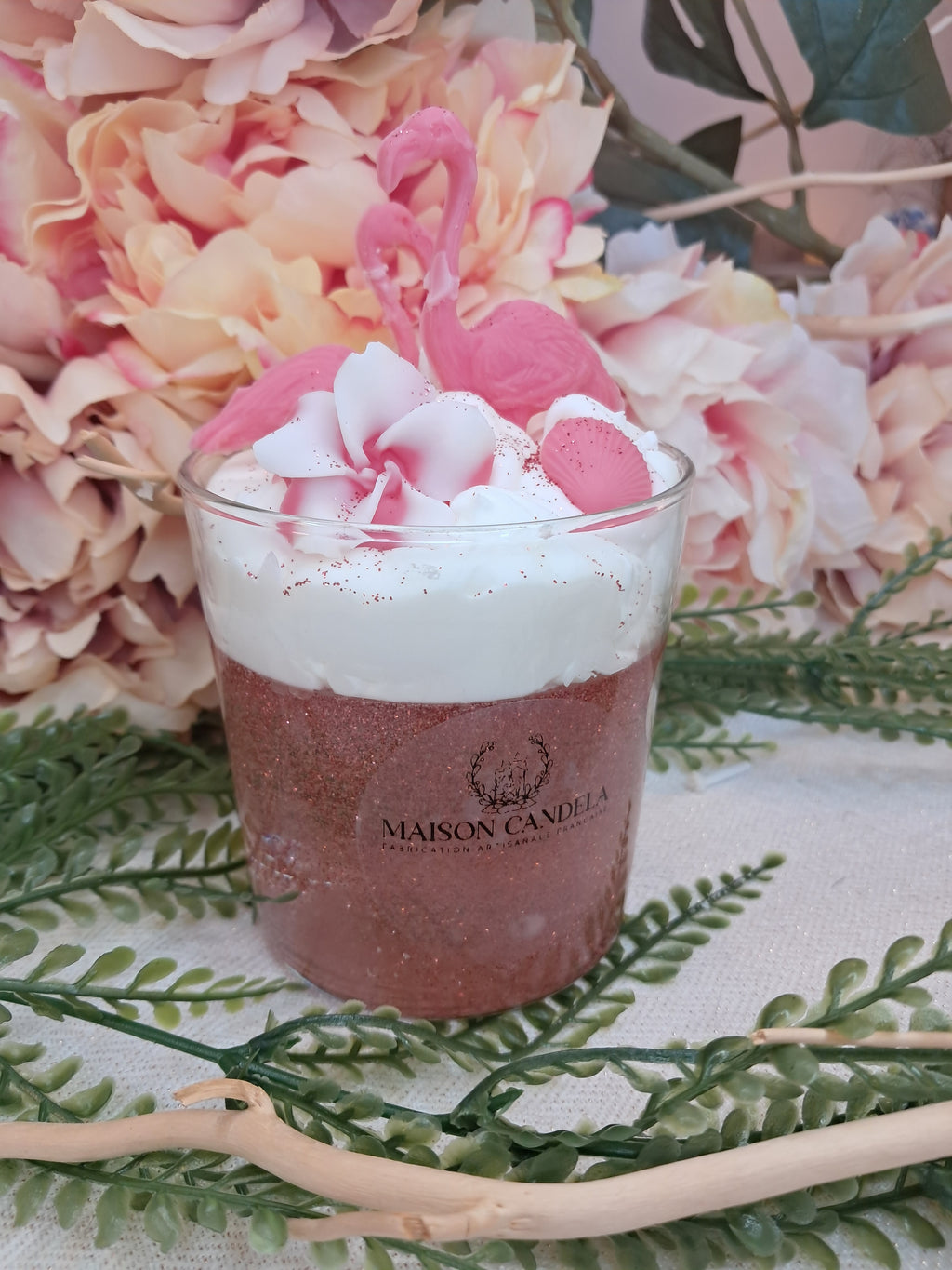 Flamant rose - Fleurs blanches